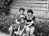 Прибл. 1979г. Фаскеева Флюра с дочерью и Сафи Флюра.